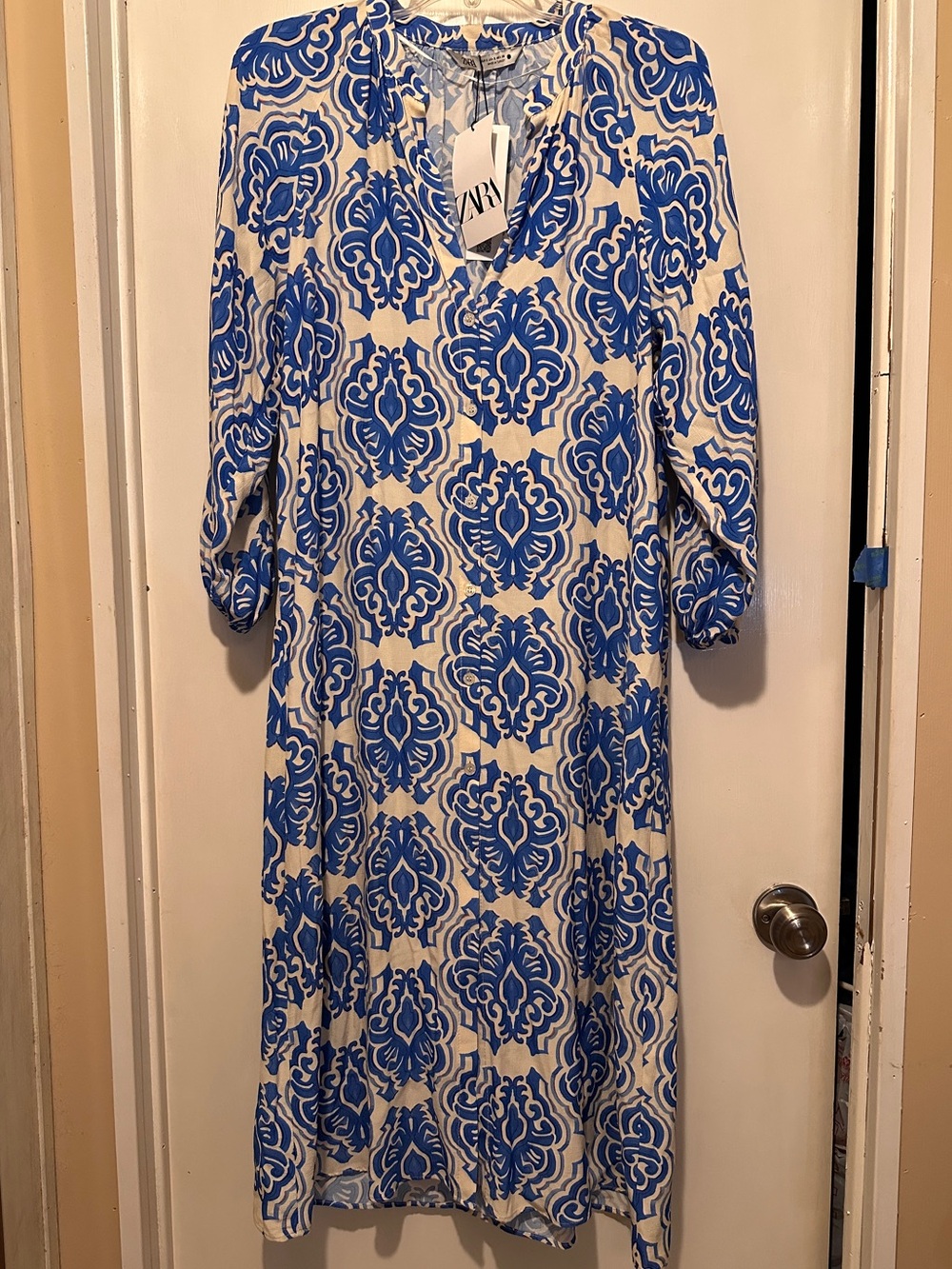 NWT Zara Blue and White Long Sleeve Printed Midi Dress